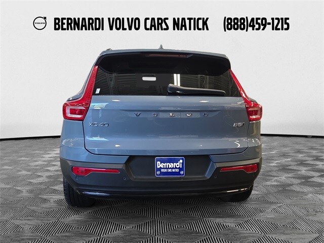 2023 Volvo XC40 Plus photo 4