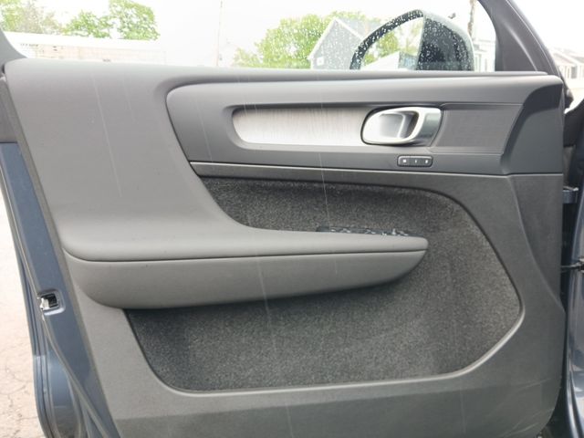 2026 Volvo XC40 Core - Photo 25