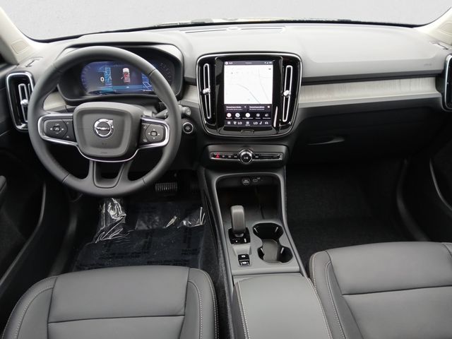 2026 Volvo XC40 Core - Photo 13