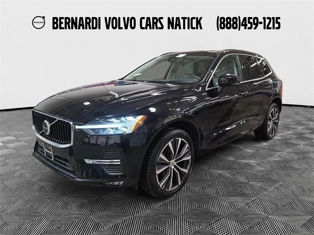 2022 Volvo XC60 Momentum's photo