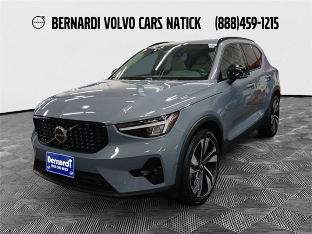 Used 2023 Volvo XC40 B5 Plus Dark Theme SUV