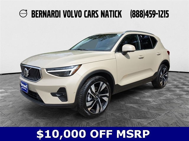 2025 Volvo XC40 Plus's photo