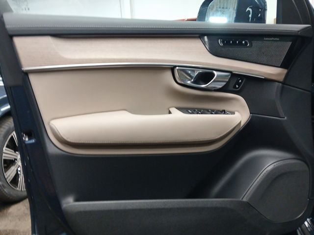 2026 Volvo XC90 Plus - Photo 25
