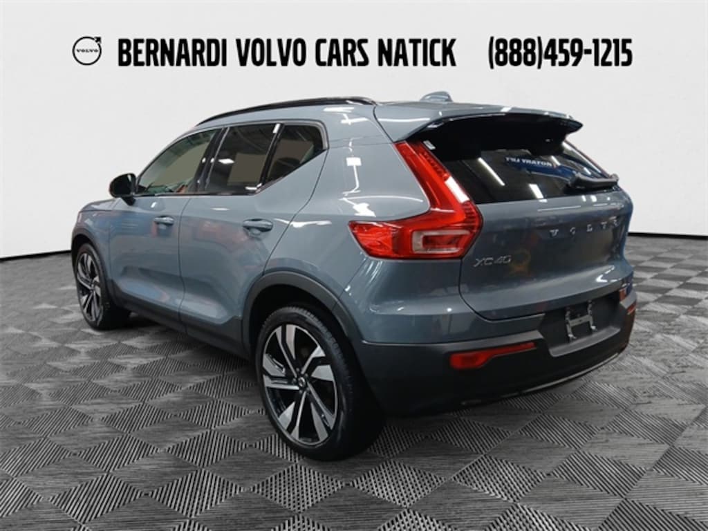 Used 2023 Volvo XC40 B5 Plus Dark Theme SUV