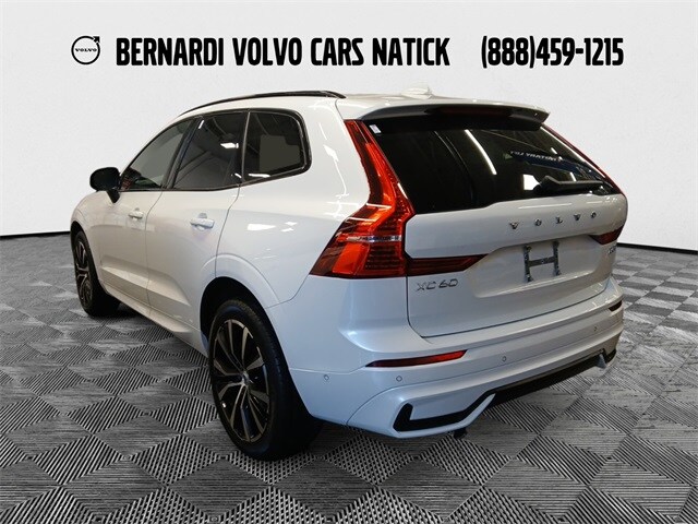 2023 Volvo XC60 B5 Plus photo 3