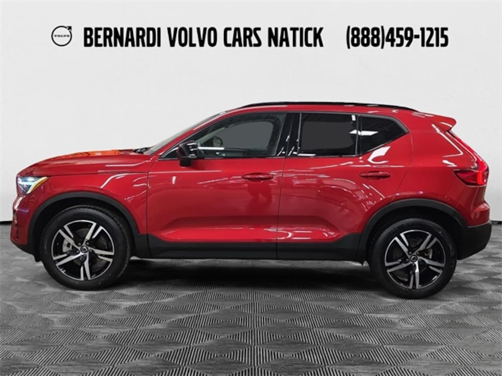 Certified 2023 Volvo XC40 B5 Plus Dark Theme SUV
