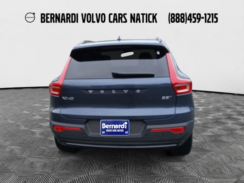 Certified 2026 Volvo XC40 B5 Core SUV