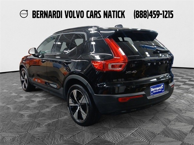 2022 Volvo XC40 Recharge P8 Plus photo 2