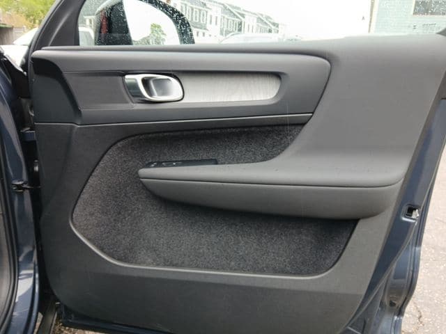2026 Volvo XC40 Core - Photo 27