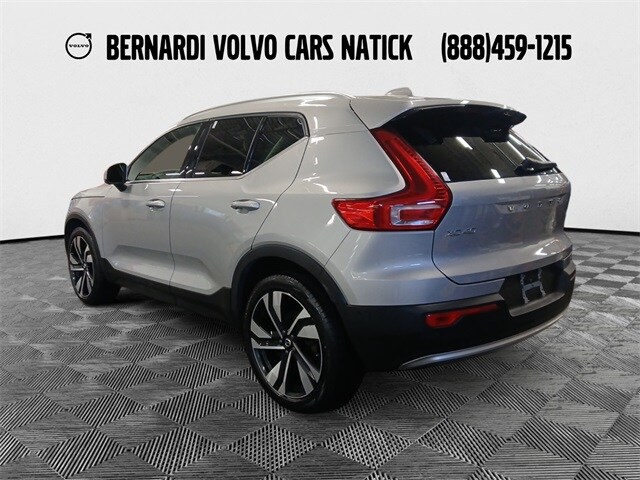 2023 Volvo XC40 Plus photo 3