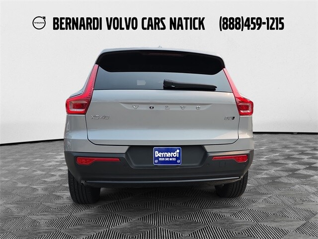 2023 Volvo XC40 Plus photo 4