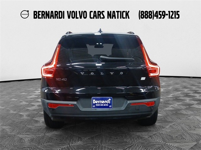 2022 Volvo XC40 Recharge P8 Plus photo 3