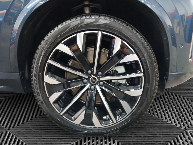 2026 Volvo XC90 Plus - Photo 18