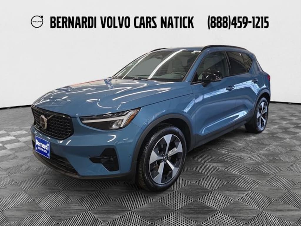 Certified 2025 Volvo XC40 B5 Plus Dark Theme SUV