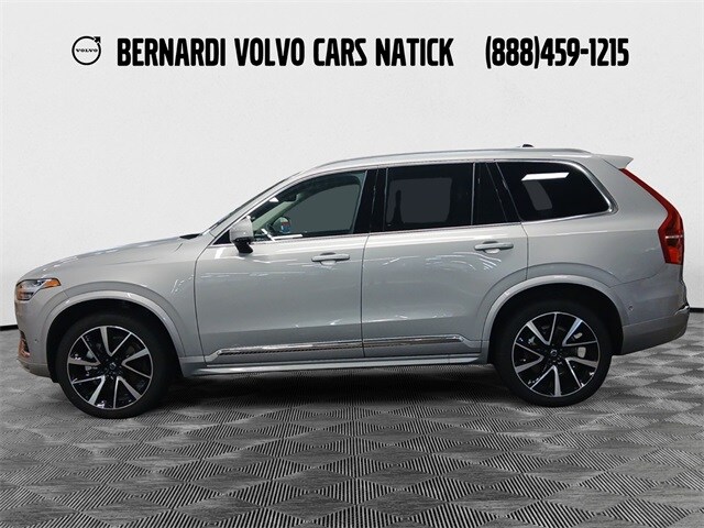 2024 Volvo XC90 Plus photo 2