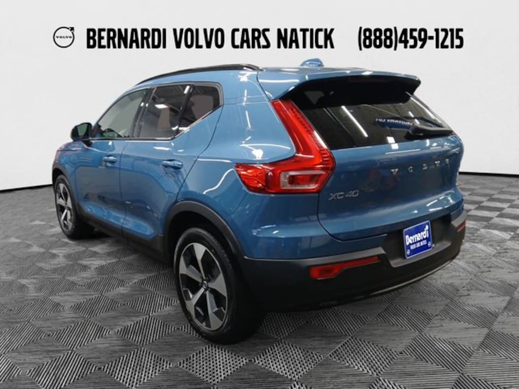 Certified 2024 Volvo XC40 B5 Core SUV