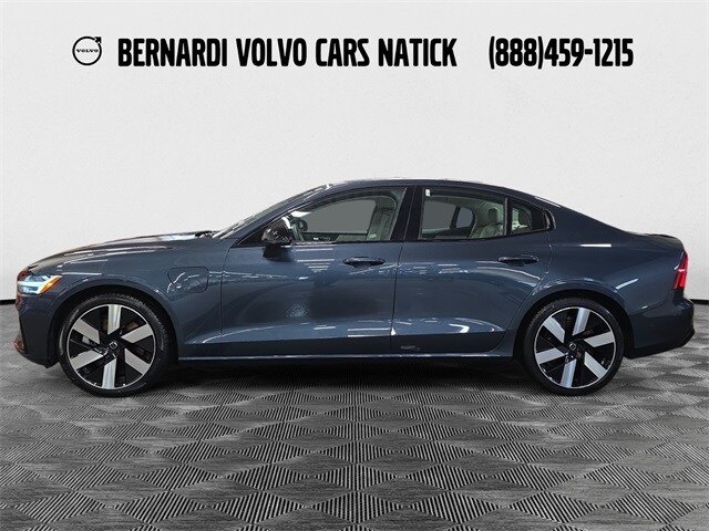2024 Volvo S60 Recharge T8 Plus photo 2