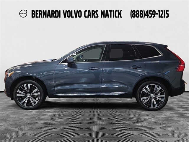 2022 Volvo XC60 B5 Inscription photo 2