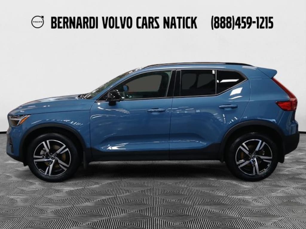 Certified 2023 Volvo XC40 B5 Plus Dark Theme SUV