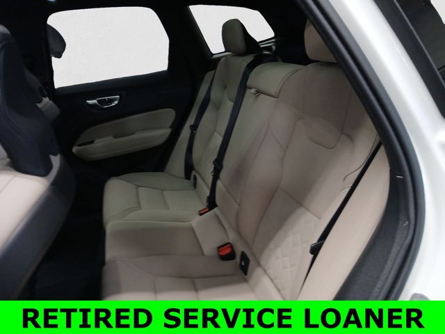 2026 Volvo XC60 Plus - Photo 10