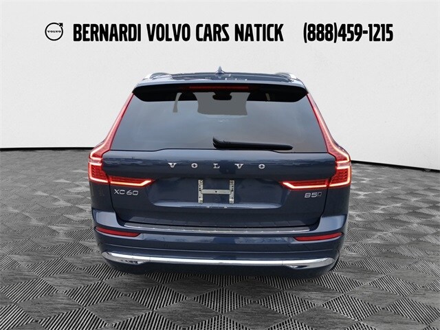 2023 Volvo XC60 B5 Plus photo 3