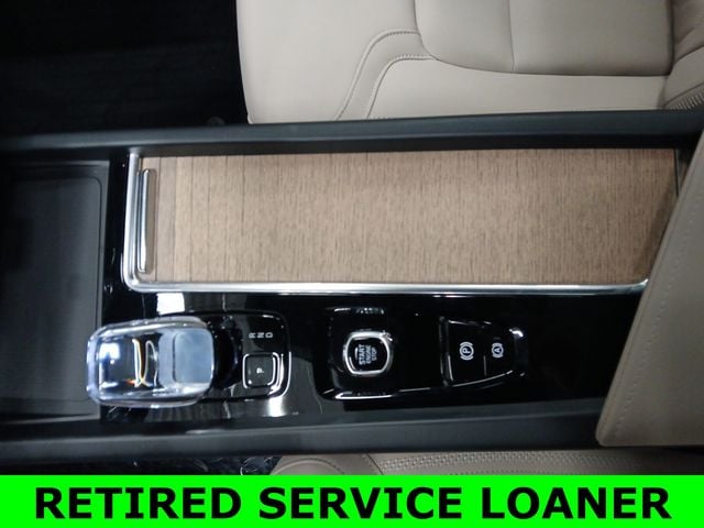 2026 Volvo XC60 Plus - Photo 15