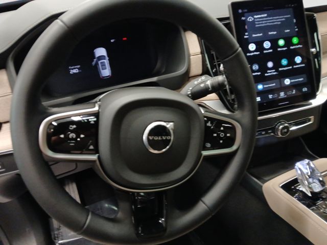 2026 Volvo XC90 Plus - Photo 16