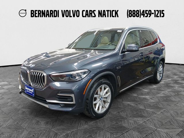 2022 BMW X5 xDrive45e's photo