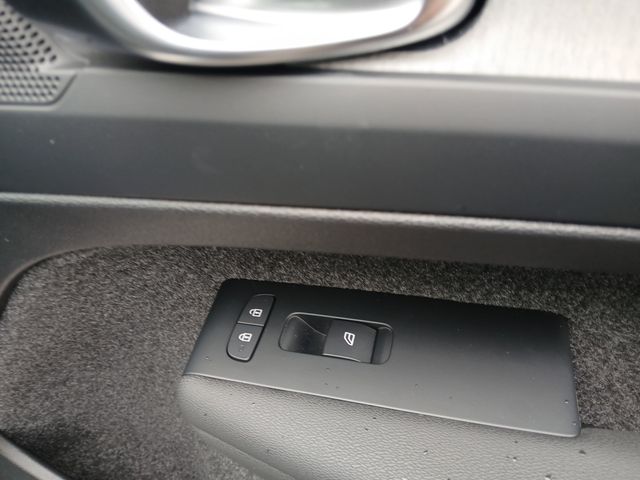 2026 Volvo XC40 Core - Photo 30