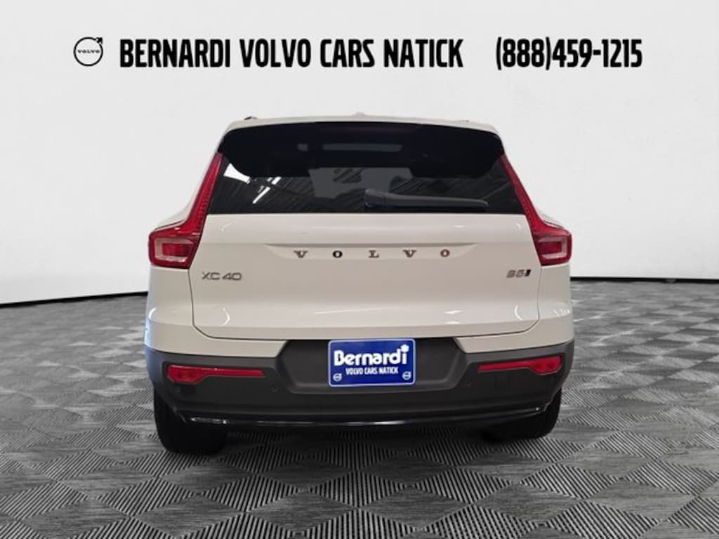 Certified 2024 Volvo XC40 B5 Plus Dark Theme SUV
