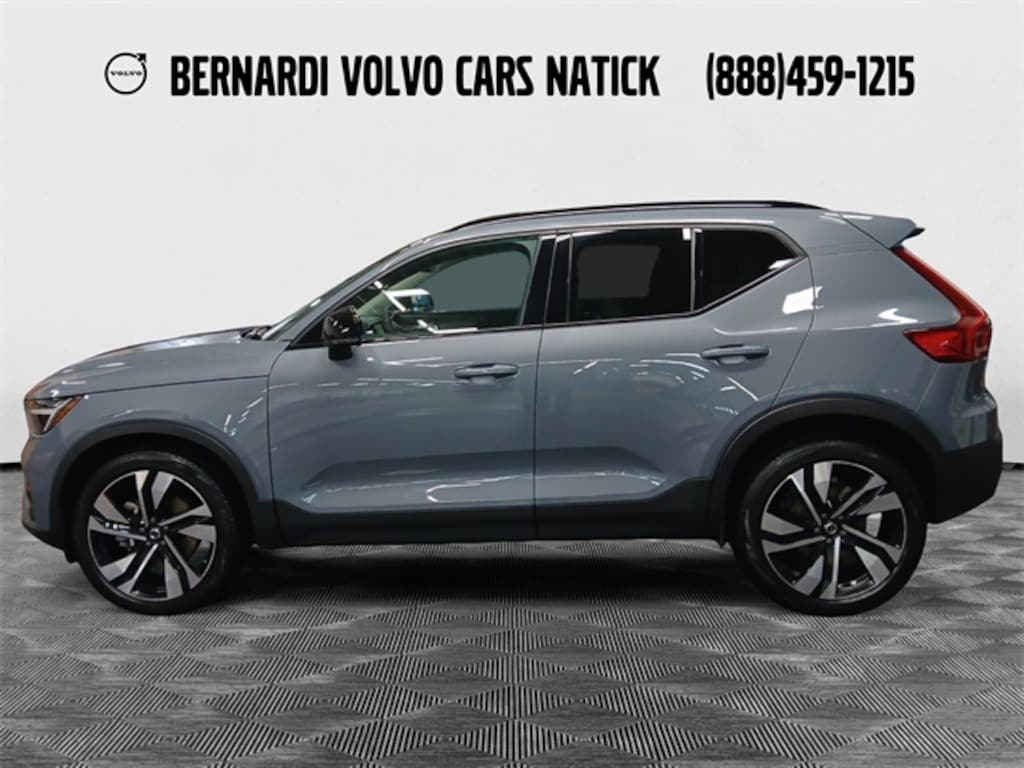 Used 2023 Volvo XC40 B5 Plus Dark Theme SUV