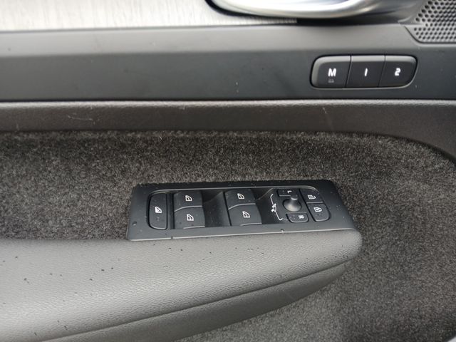 2026 Volvo XC40 Core - Photo 29
