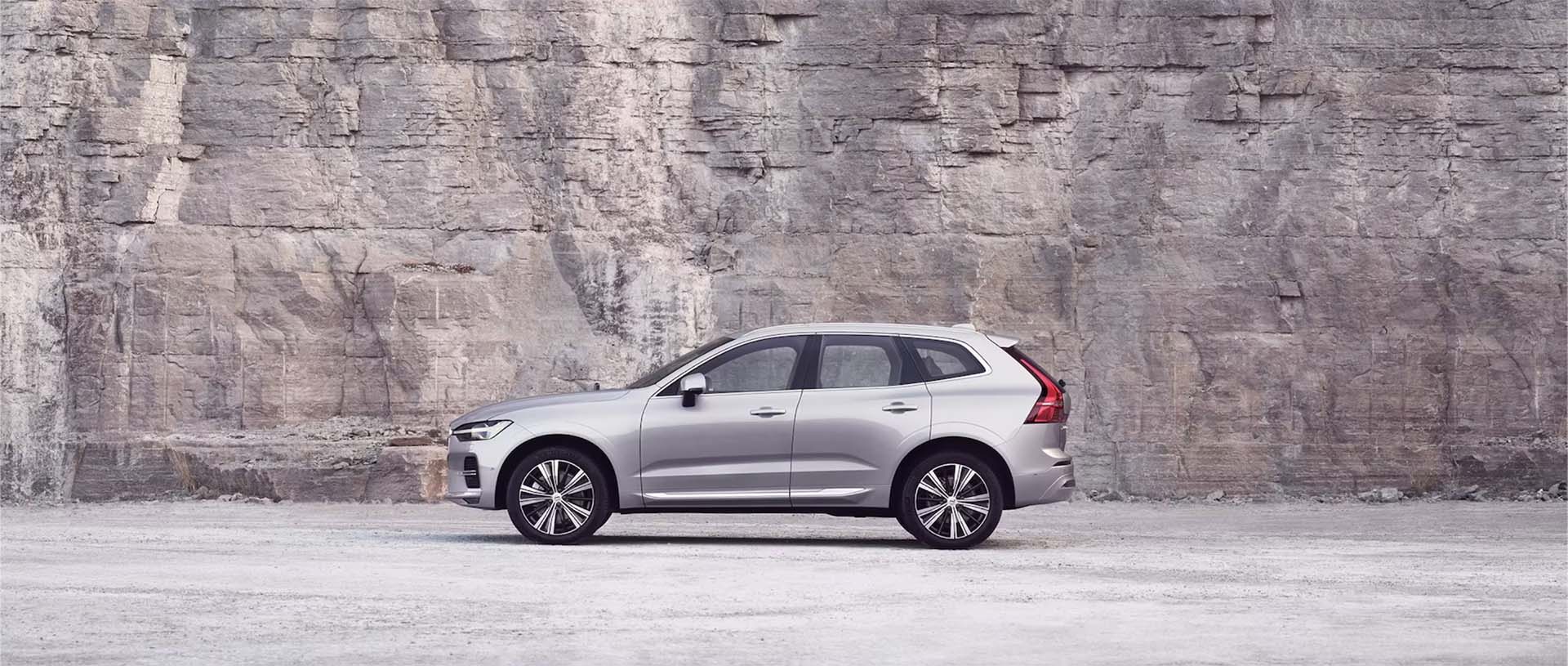 New 2023 Volvo XC60 B5 Plus Bright Theme Sport Utility in