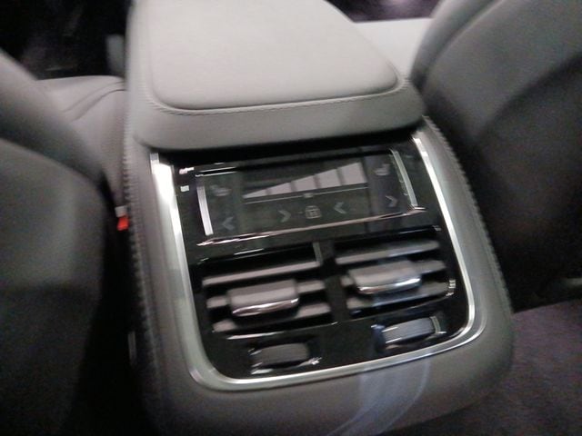 2026 Volvo XC90 Core - Photo 34