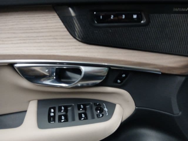 2026 Volvo XC90 Plus - Photo 29