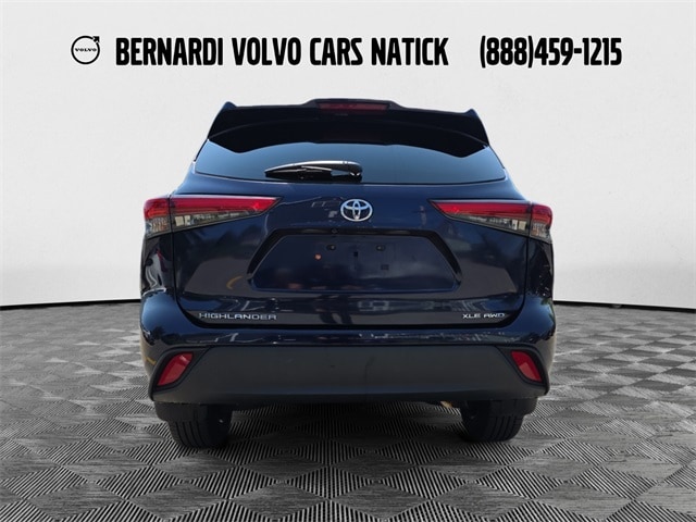 2022 Toyota Highlander XLE photo 4