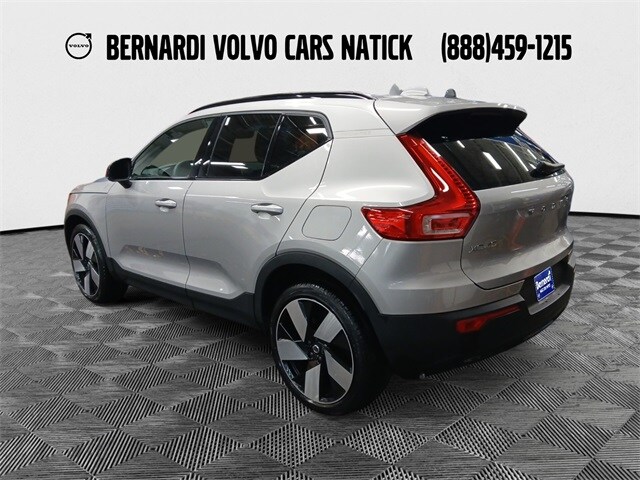 2023 Volvo XC40 Recharge Ultimate photo 3
