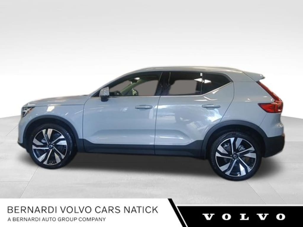 Certified 2024 Volvo XC40 B5 Plus Bright Theme SUV