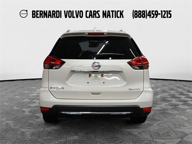 2017 Nissan Rogue SL photo 4