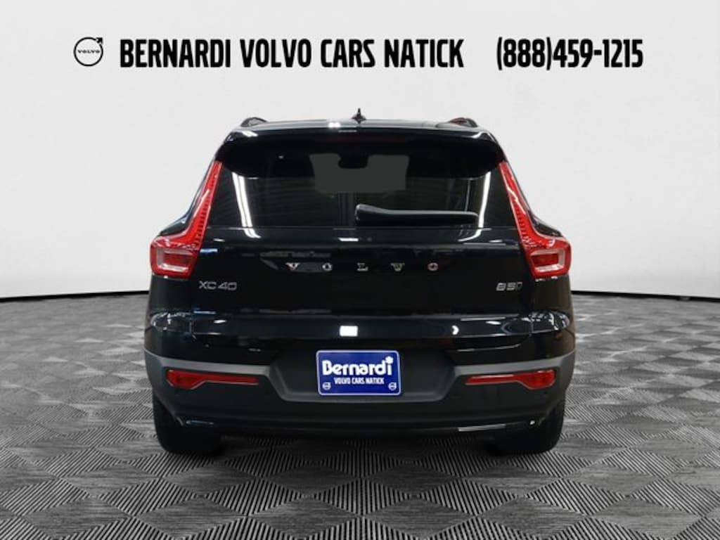 Certified 2025 Volvo XC40 B5 Plus Dark Theme SUV