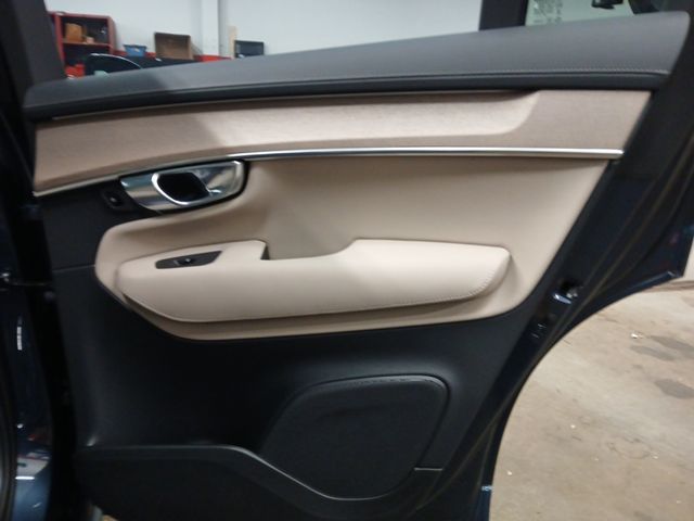 2026 Volvo XC90 Plus - Photo 28