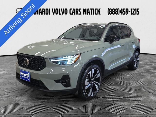 2023 Volvo XC40 B5 Plus Dark AWD's photo