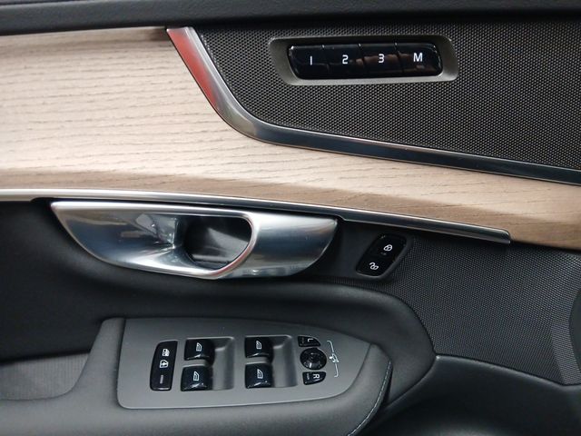 2026 Volvo XC90 Core - Photo 29