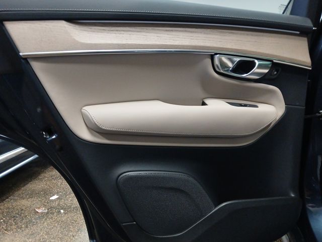 2026 Volvo XC90 Plus - Photo 26
