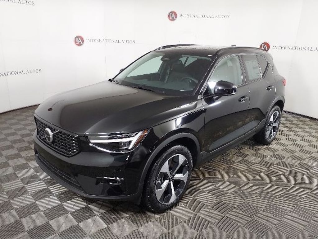 New 2026 Volvo XC40 B5 Plus SUV