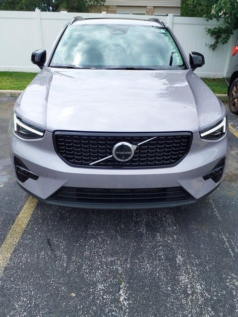 pre-owned 2026 Volvo XC40 B5 Plus SUV for sale in Orland Park, near Chicago, IL