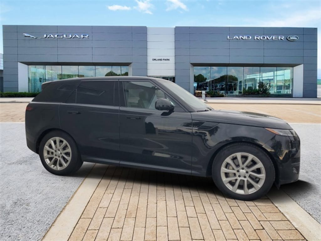 Used 2025 Land Rover Range Rover Sport SE SUV