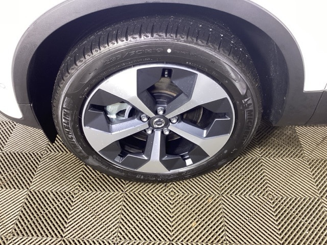 2026 Volvo XC40 Plus - Photo 8