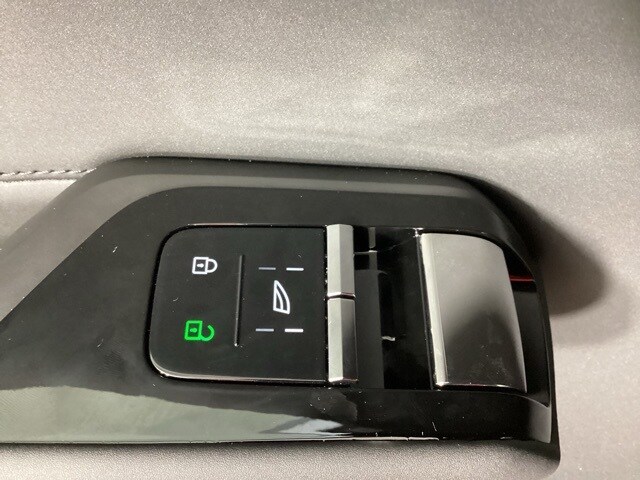 2025 Volvo EX90 Ultra - Photo 15