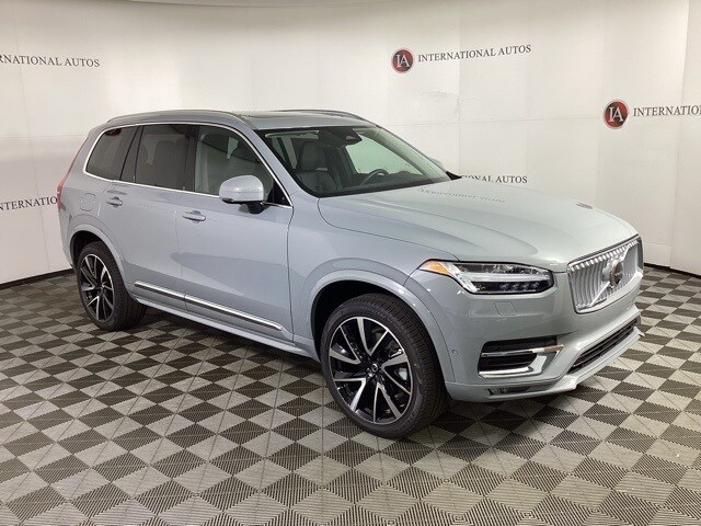 2025 Volvo XC90 Plus photo 3